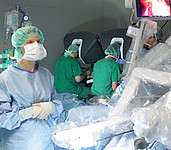 Operation robot during thymectomy