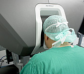 Surgeant working with operation robot during thymectomy