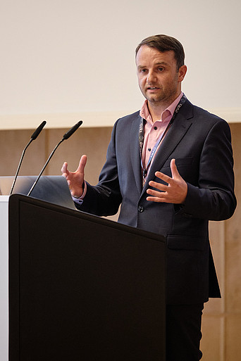 Prof. Dr. Michael Behnes