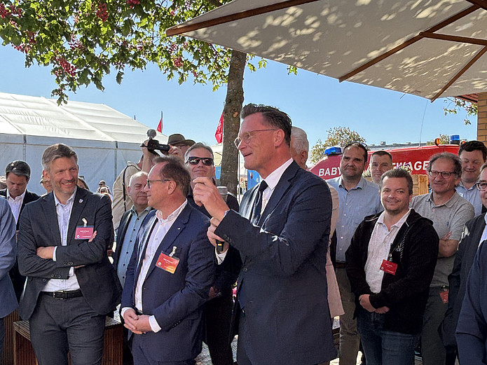 Prof. Dr. med. Maurice Stephan Michel, Ärztlicher Direktor, spricht auf dem Maimarkt.