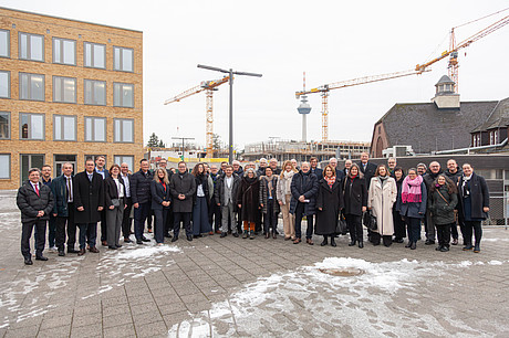 Gruppenfoto auf dem Mannheimer Campus