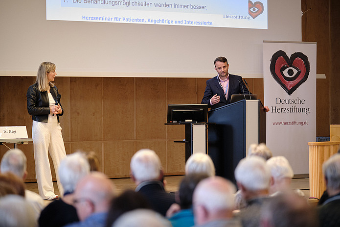v.l.: Ruth Ney, Prof. Dr. Michael Behnes