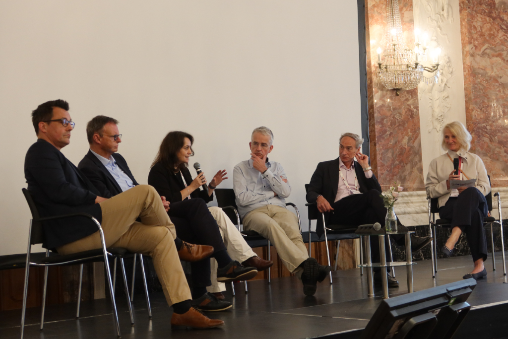 Podiumsdiskussion